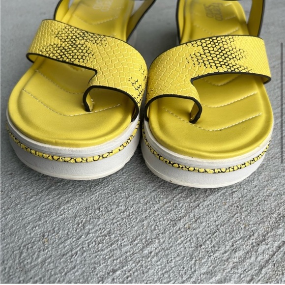 Platform sandals - Picture 2 of 4